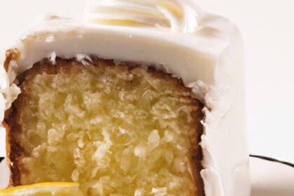 Zesty Delight: The Science and Art of Perfect Lemon Cake